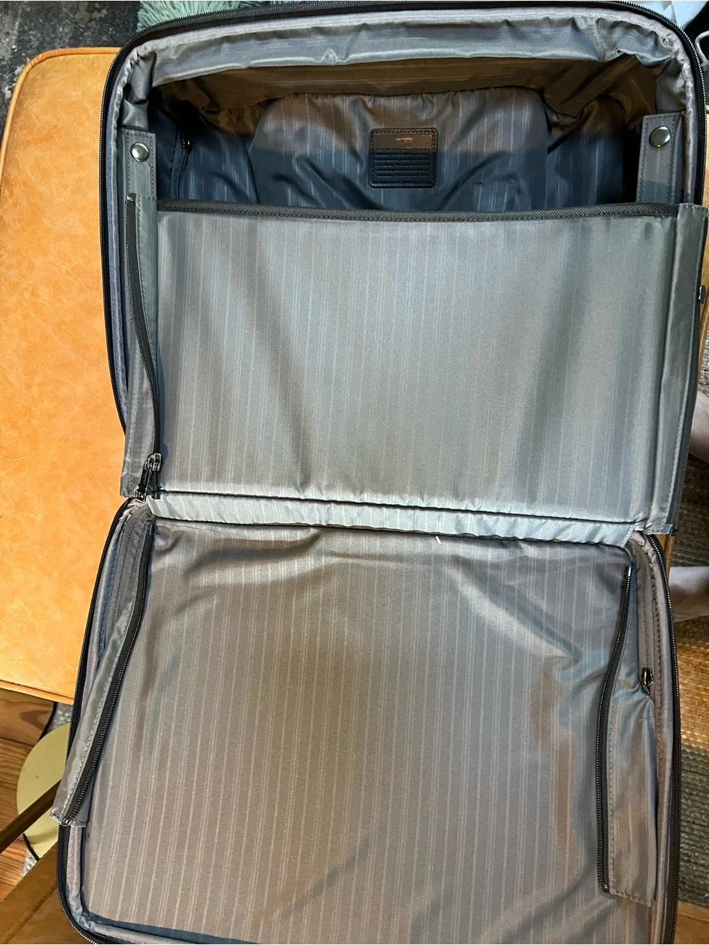 Tumi Black Travel Spinner Briefcase/Small Carry-on Suitcase with Front Pockets